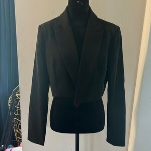 Fashion Nova Classic Cropped Black Blazer
